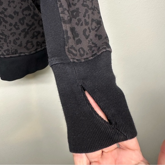 Athleta SZ S Triumph Printed Hoodie Jacket Brown Black Leopard Full Zip - Picture 4 of 7